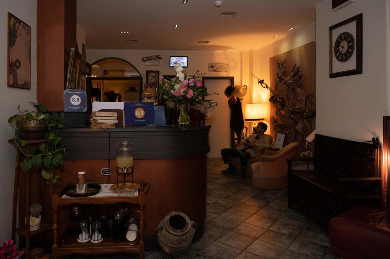 Hotel Magnolia Albenga Exterior foto